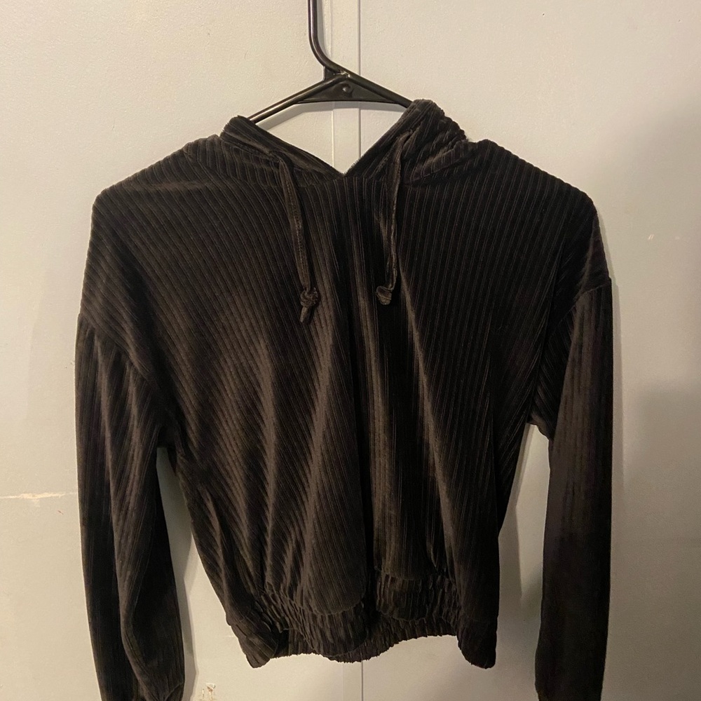 Velvet cropped sweater